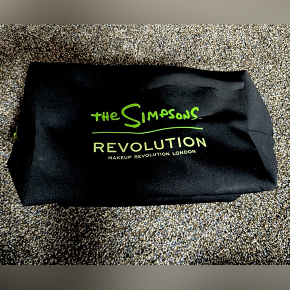 Makeup Revolution x The Simpsons Halloween Cosmetic Bag - Picture 4 of 4